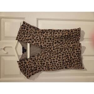 August silk knits- size small -Leopard / cheetah Print V-Neck Top